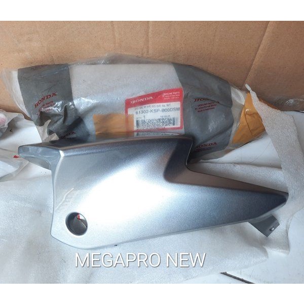 KUPINGAN LAMPU DEPAN MEGAPRO NEW KANAN SILVER ORI AHM 61302 KSP B00DSM