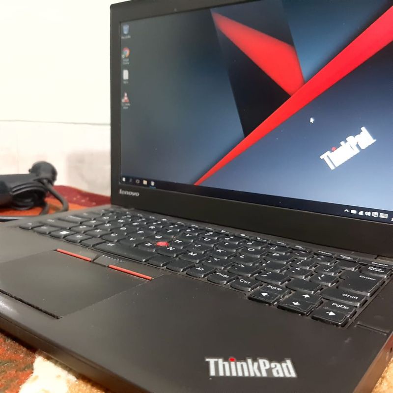 Jual Laptop Lenovo Thinkpad X250 Core i5 Ram 4GB SSD 120GB Mulus Tipis