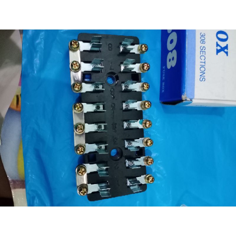 Fuse Box Universal 8 Fuse No Part BX308 / 308 Sections / Kotak Skring Tabung 8 Skring BX308