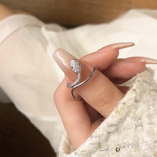 【Bayar di tempat】Cincin Model Terbuka Desain Hewan Ular Warna Silver Untuk Wanita Zirkon Untuk Wanita