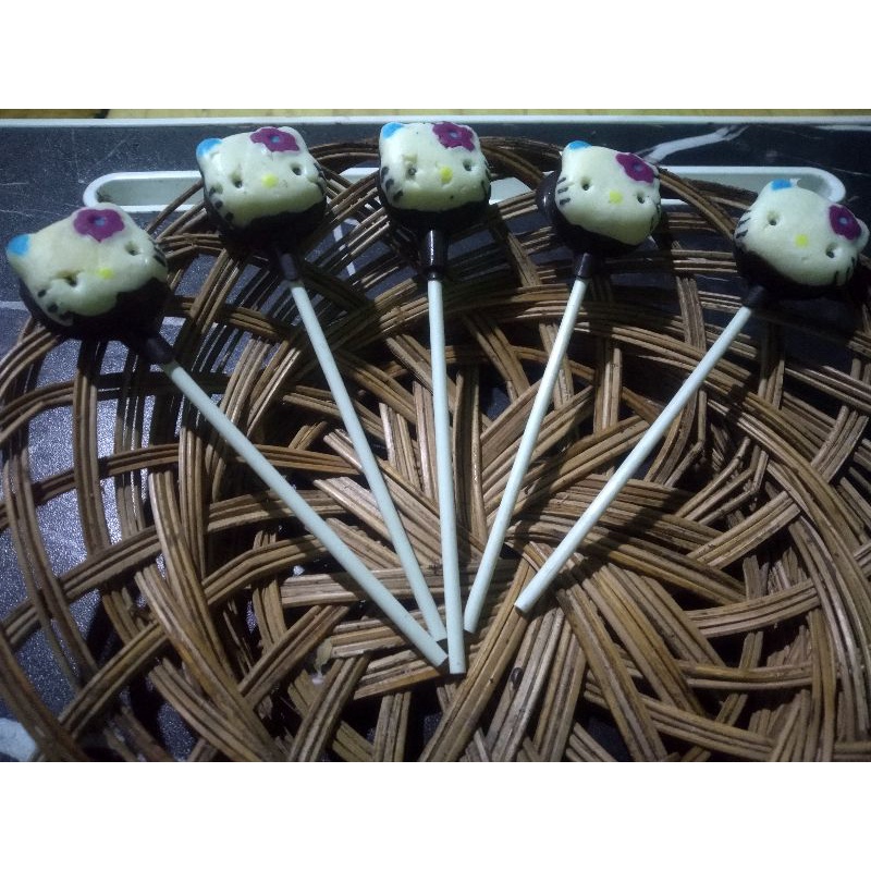 

coklat karakter hellokitty