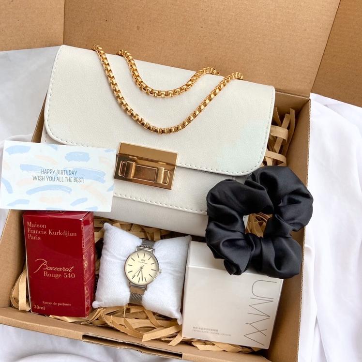 

✨MEGA ⚡ALE✨ [TAS 0015] GIFTBOX TAS / KADO CEWEK / KADO PACAR / ANNIVERSARY / HAMPERS LEBARAN / WEDDING / VALENTINE / KADO NIKAH / HAMPERS LEBARAN