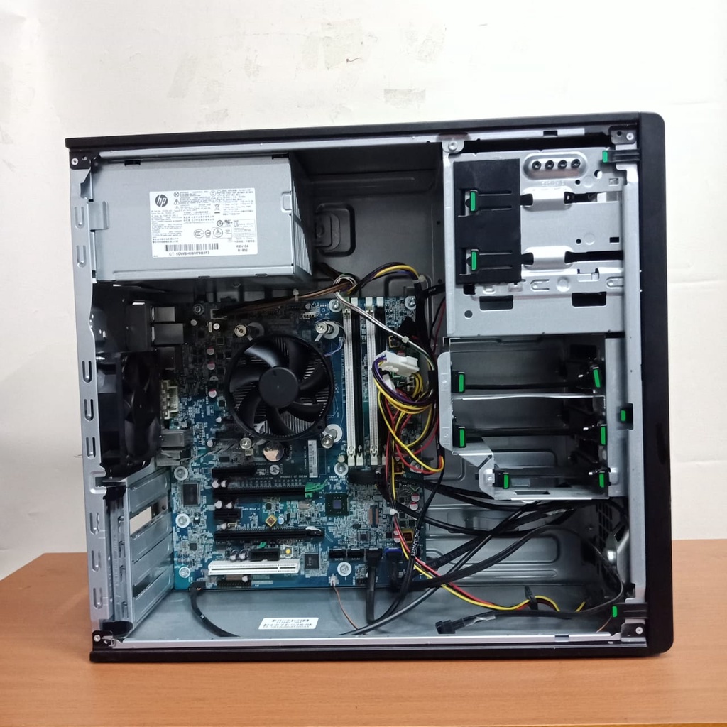 PC SERVER HP Z230 WARKSTATION/XEON E3-1226V3-3,30GHZ/16GB DDR3/HDD 1TB GAMING ORIGINAL BERGARANSI