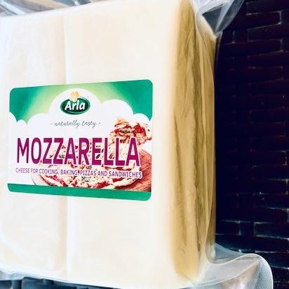 

[PRODUK J99VE] Mozzarella Arla Block Pizza Topping 1kg , enak, mulur HEG