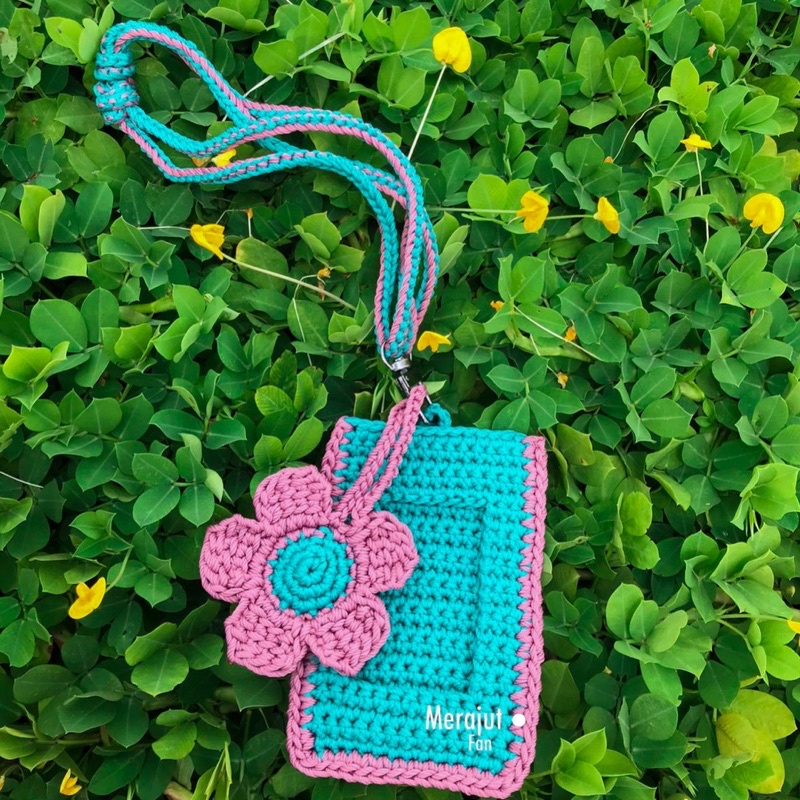 

Gantungan ID Card Rajut / Card Holder Crochet