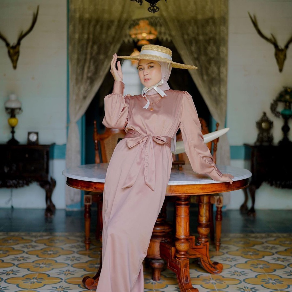 Tiara Long Dress Polos Lengan Panjang Long Dress Satin Silk