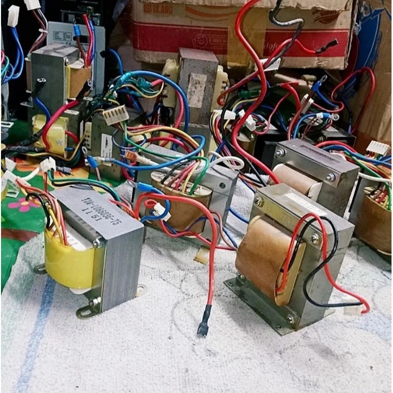 TRAVO BEKAS UPS NORMAL 650VA 350W 12V 7AH INPUT CT RANDOM OK