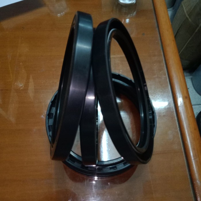 

OIL SEAL NBR TC 130-160-14
