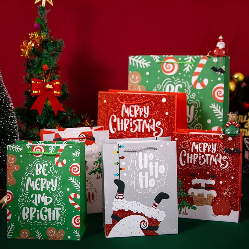 

PAPERBAG Kantong Natal 18x23x10 murah Paper Bag Tema Natal Paperbag