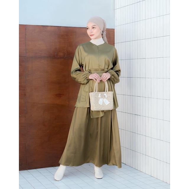 Monika Set Skirt Armani Silk Ld 104/One Set Polos/One Set Satin/One Set Kerja/Setelan Kondangan