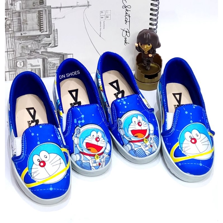 Sepatu Slip On Anak Perempuan Sepatu Anak Karakter Doraemon