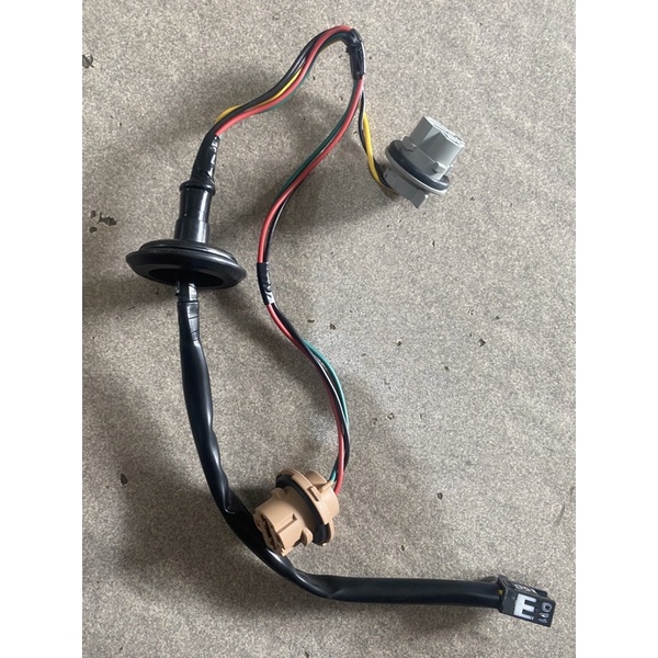 Socket lampu belakang stoplamp innova reborn original