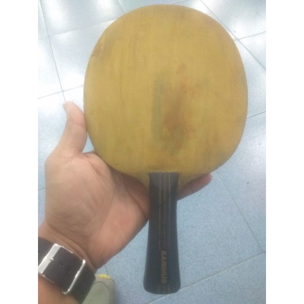 kayu bad sardius kupu hitam