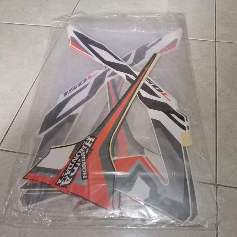 striping sticker les body Honda crf 2022 putih bahan original