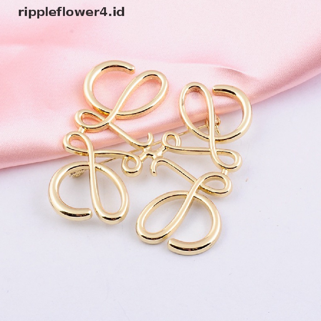 {rippleflower4.id} Fashion Bros Logam Persegi Berongga Bros Dekorasi Dada Bros Pin Trendi Tetap Pakaian Pin Sweater Mantel Aksesoris Pakaian~