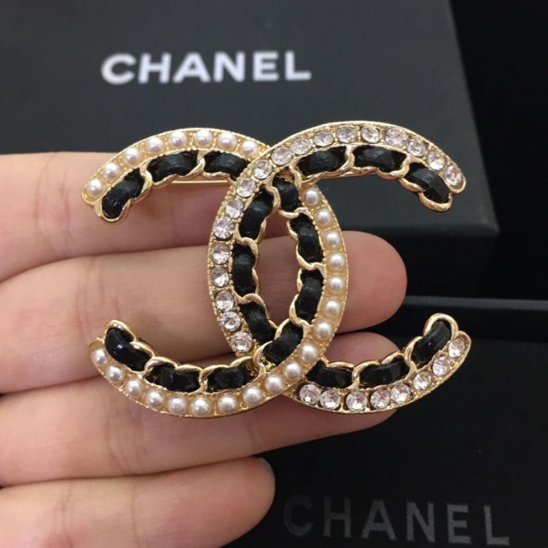 Bros import Bros CH4N3L cantik untuk hiasan baju di dada kualitas Import Peniti Baju Import swarovsky bros Premium fashion import bahan Bagus B9294