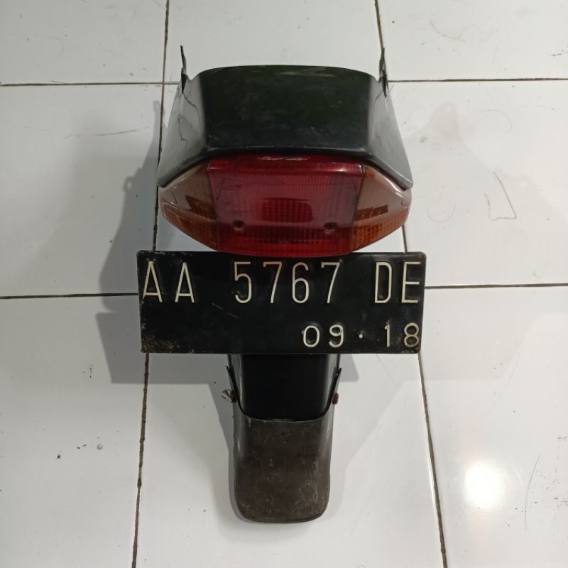 Spakbor slebor belakang plus stoplamp belakang Honda Astrea Prima Star Original copotan