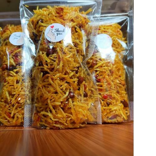 

LANGSUNG BELI kentang mustofa pedas manis 125gr*