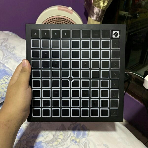Launch Sticker Tombol Launchpad