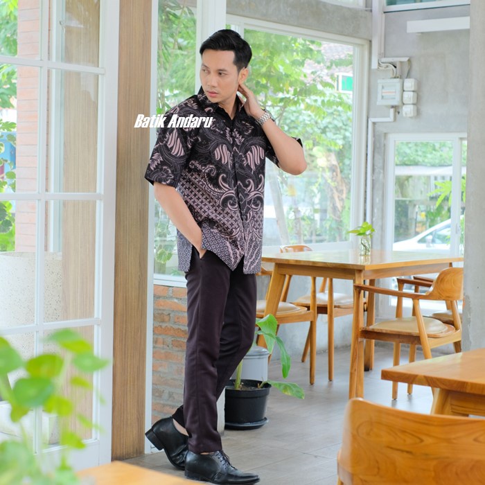 Kemeja Batik Pria Lengan Panjang Modern Elegant Kualitas Premium Bahan Katun Solo Warna Hitam