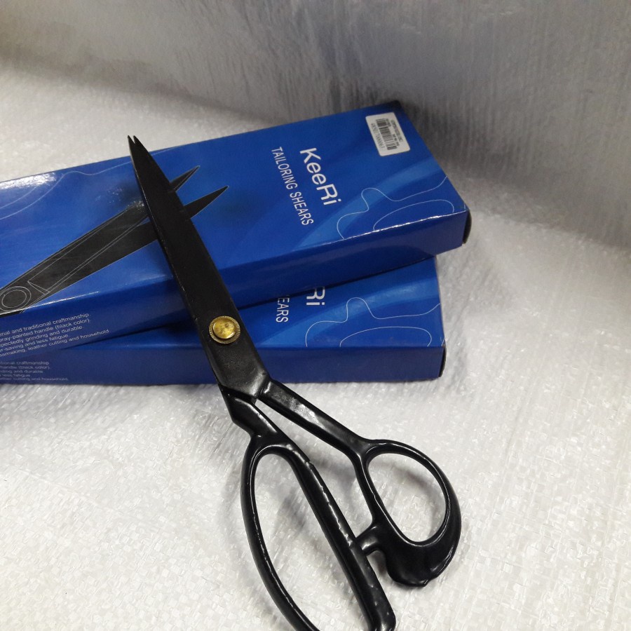 

GUNTING KAIN BAHAN KeeRi 9 INCH