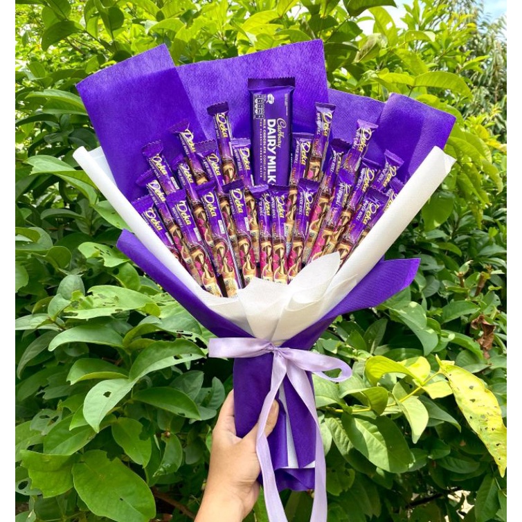 Buket SNACK SERBA UNGU DAIRYMILK DAN DEKA hadiah wisuda hadiah anniversary pacar ibu hadiah kado bingkisan bunga paket