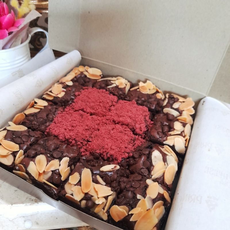 

Brownies Cookie Crumble | brownies red velvet | brownies oreo | brownies potong | brownies sekat | brownies bandung | chewy brownies