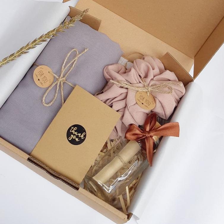 

♜ Hampers hijab Kado Ulang tahun/Graduation Gift/Gift Box/Hampers Lebaran/Hantaran/Wedding パ