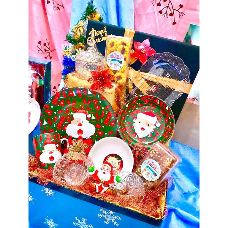 

parcel natal medan dinner set natal hampers piring santa