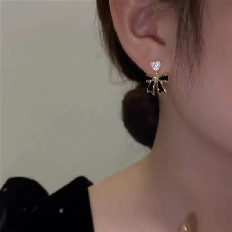 Anting Temperamen Baru Anting Cinta Busur Hitam Sederhana