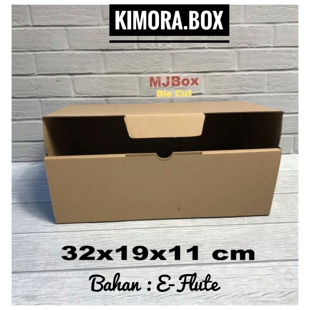 

Kardus uk. 32x19x11 cm.... box karton model pizza U/ aksesoris-dll