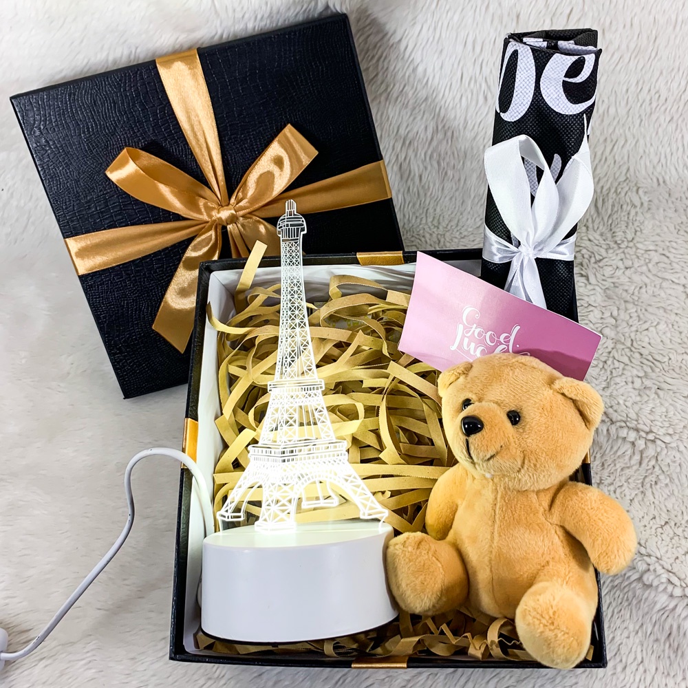 

Gift Box Eksklusif Lampu LED Eiffel Mini Teddy