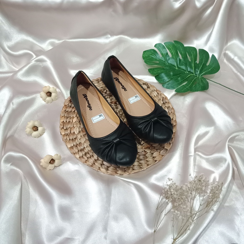 SIZE 41.42.43.44 Flat shoes Wanita Jumbo