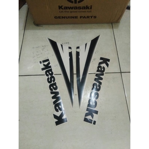 Stiker striping fairing sayap bawah ninja rr new putih 2012
