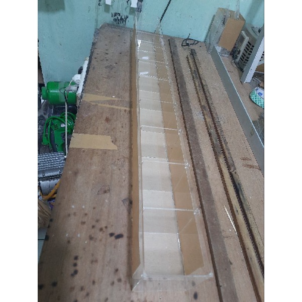 

Display acrylic tempat pulpen 10 kotak
