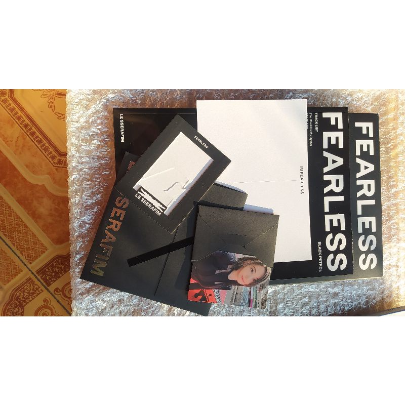 ALBUM FEARLESS BLACK PETROL LE SSERAFIM