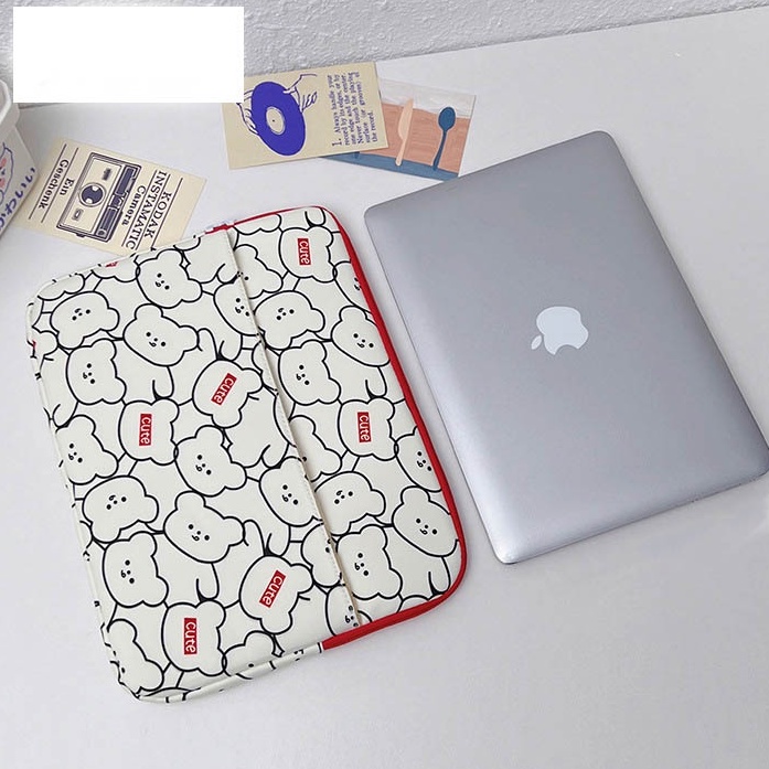 Sleeve Pouch Sarung Tas Bag Case Ipad Tab Tablet Macbook Air Pro Laptop Asus Acer Lenovo HP Huawei 11 12 13 14 15 inch Motif Gambar Bear Beruang Warna Putih White Hitam Black Lucu Cute Murah Korean Model Slot Ruang Stationary Organizer