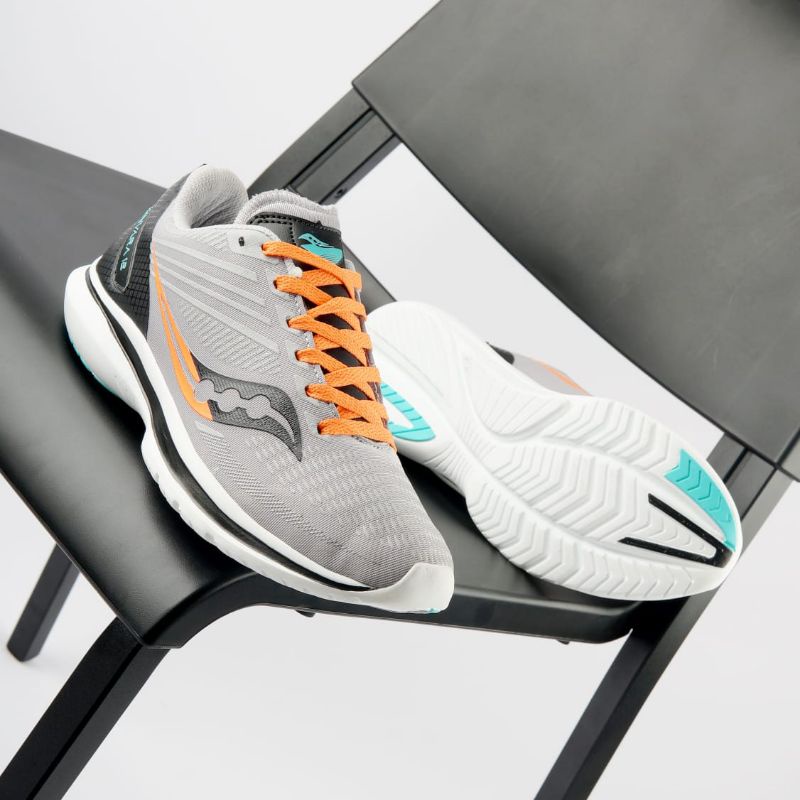 Sepatu Olahraga Pria Sepatu Saucony Kinvara 12 Sepatu Running Saucony
