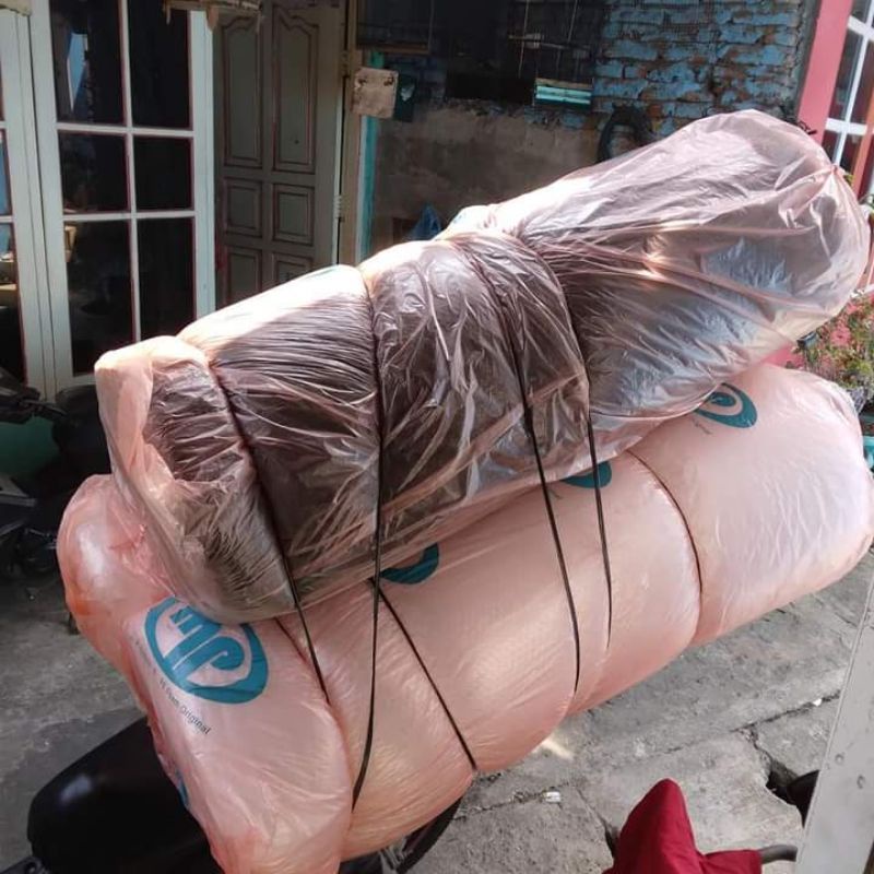 

BUBBLE WRAP SEMARANG 125cm × 50m (gojek)