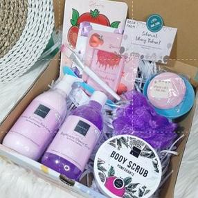 

✒✒ HAMPERS GIFT BOX / HAMPERS SCARLETT WHITENING/ HAMPERS BIRTHDAY/HAMPERS GRADUATION