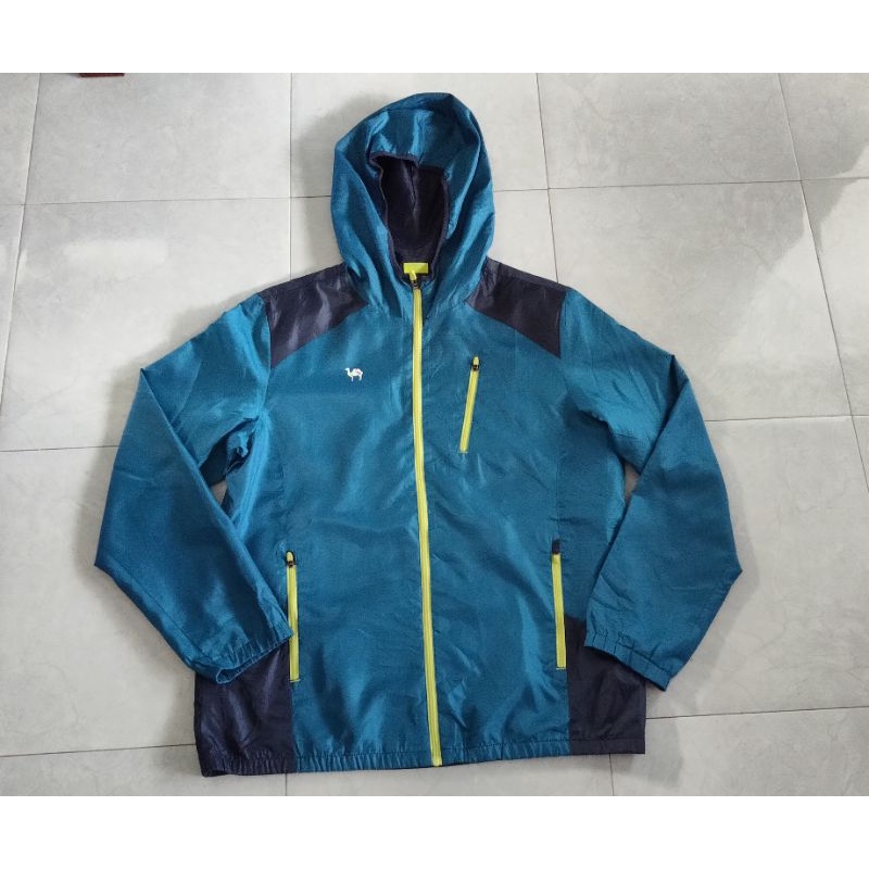 Jaket outdoor camel