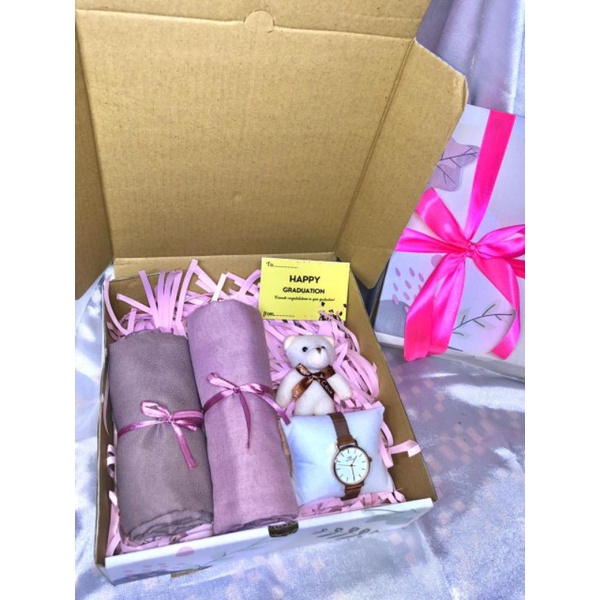 REAL PICT SCARLETT - HAMPERS GIFT BOX TAS  CEWEK / KADO CEWEK / HAMPERS CEWEK / KADO WISUDA / KADO ANIVERSARRY / KADO ULANG TAHUN / KADO PACAR / JILBAB  / JAM TANGAN Hampers scarlett scarlett body lotion