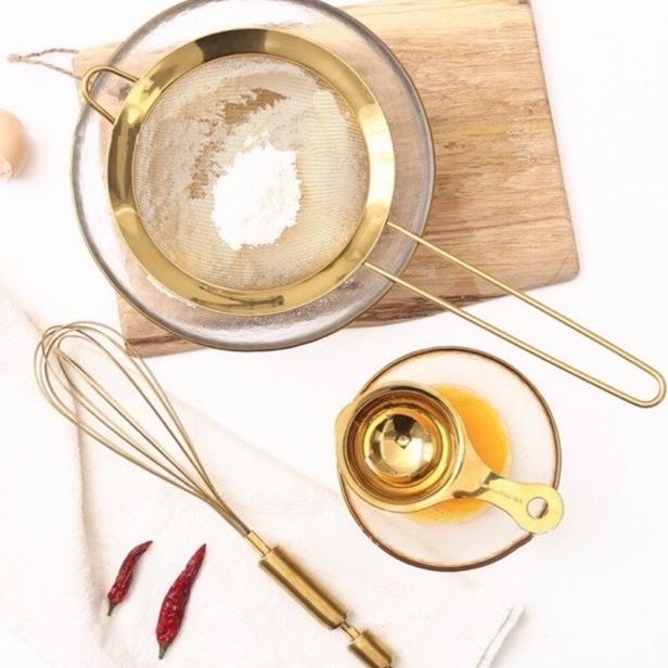 Kitchen Essentials Set Whisker Egg Separator Shifter / Gold Baking Set