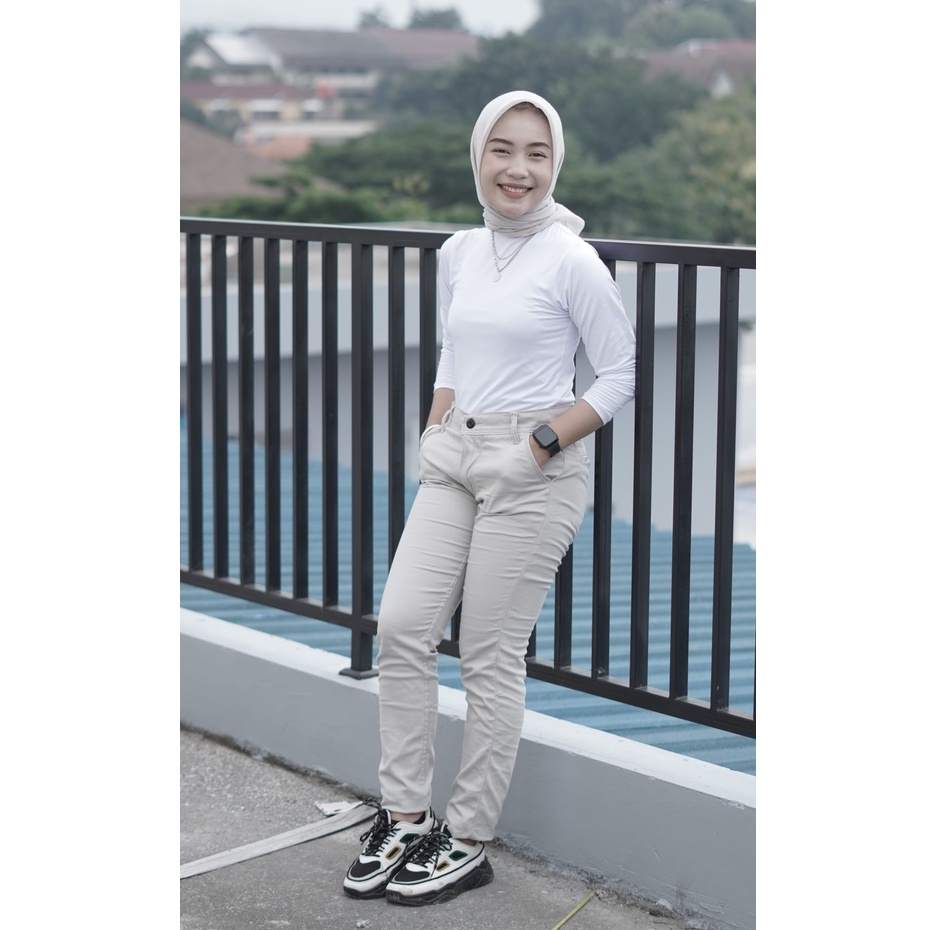 Chinos Wanita Fourjokes Denim Series Light Cream