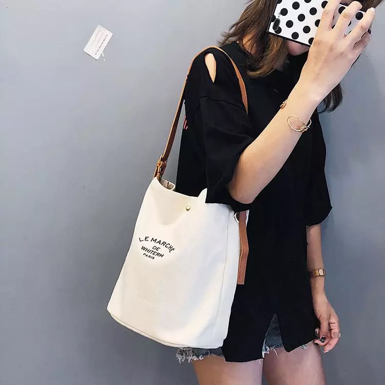 tas selempang wanita tali kanvas muat banyak