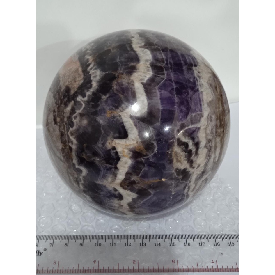 Batu Kristal Sphere Dream Amethyst Chevron Natural 11,8 cm