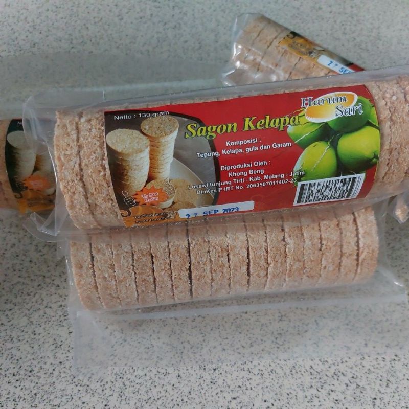 

Sagon Kelapa Cap Harum Sari / kue kelapa gurih