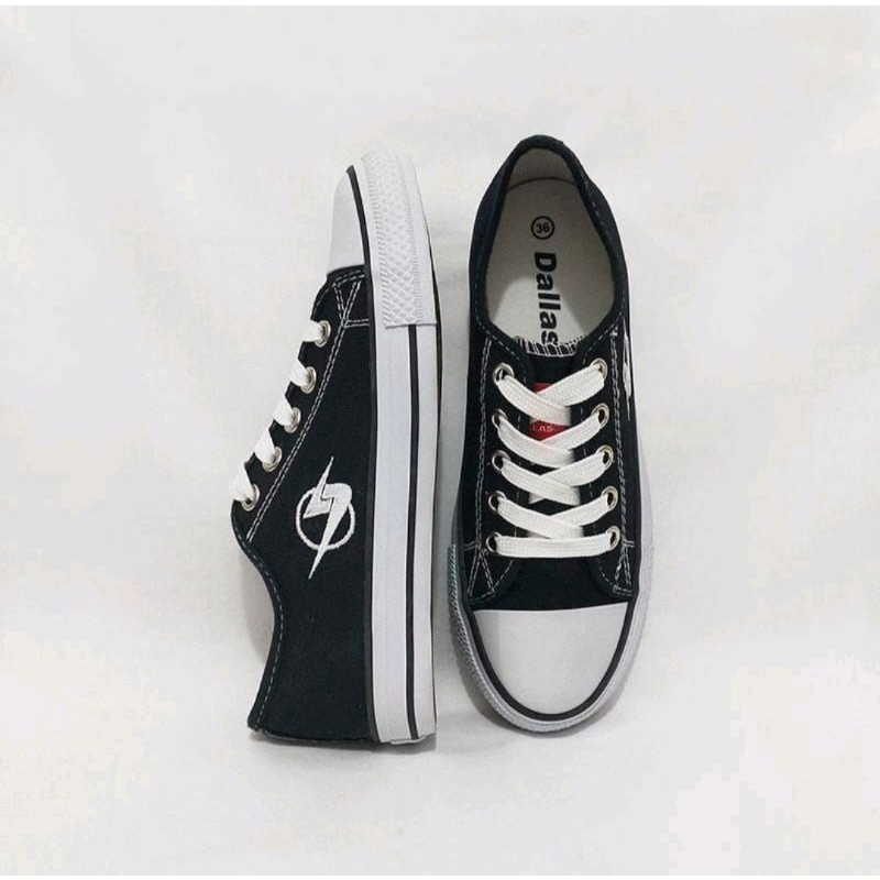 Sepatu Sneakers Hitam Putih Dallas (Wanita Pria)