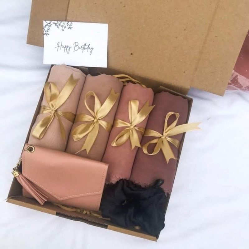 

Hampers Hijab - hijab segi empat - hampers dompet - hampers ibadah - hamper pernikahan - hamper cewe - hampers wanita - kado wisuda