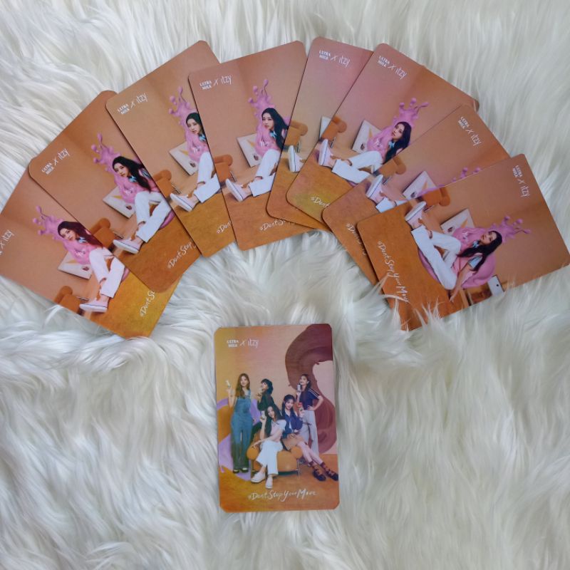 [OFFICIAL] YUNA ITZY Photocard gift Ultramilk group